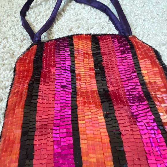 Vintage Guess mini sequin purse! - Picture 7 of 8